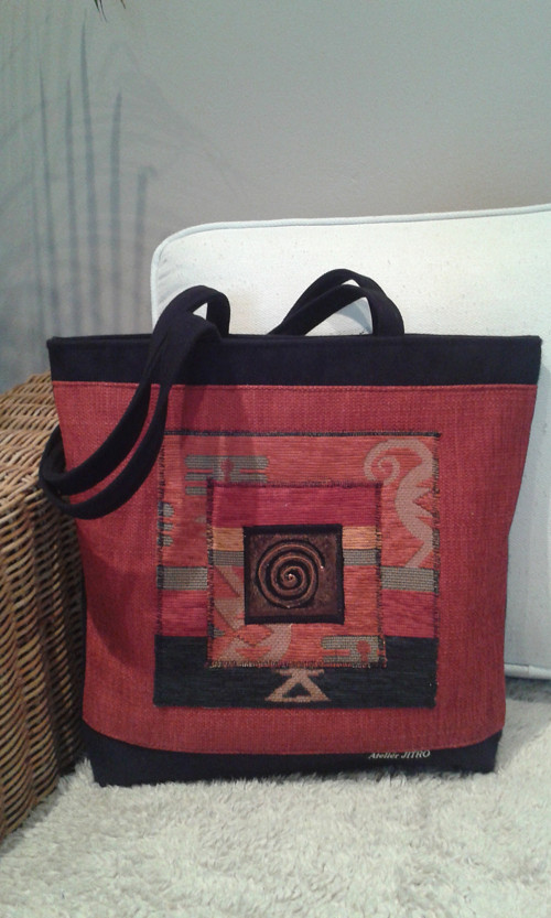 VELKÁ TAŠKA- Geometrická červená 2 — foto 1