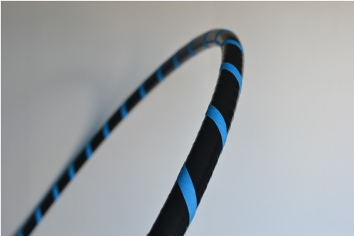 Obruč na hooping černo-modrá vel. 100 cm — foto 1