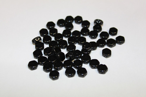 Hexagon - 6mm - černá - 60ks - 21kč