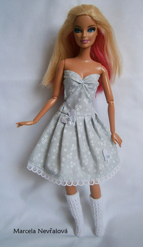 Šedý komplet pro barbie — foto 1