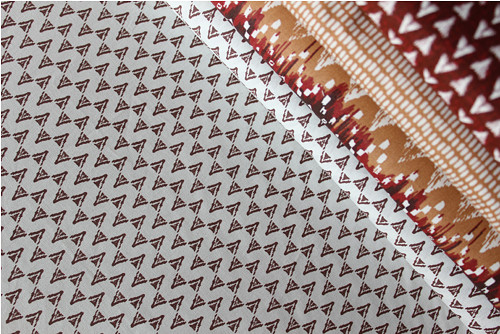 BATIK kolekce vínová - hnědé trojúhelníky