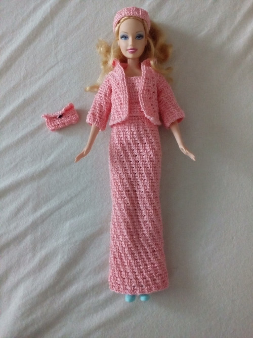 Šatičky pro Barbie - lososove — foto 1