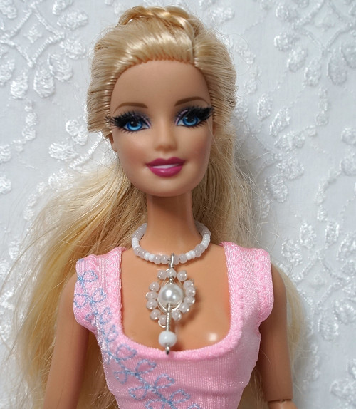 Šperk pro Barbie - drátovaný přívěsek — foto 1