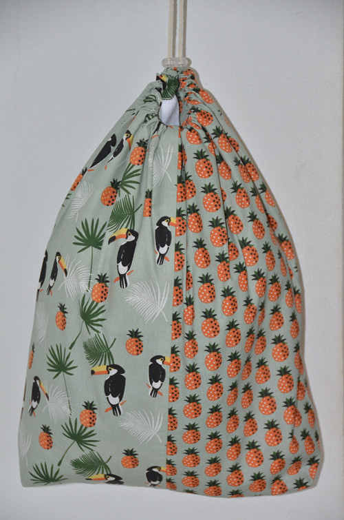 Pytel - tukani a ananas — foto 1