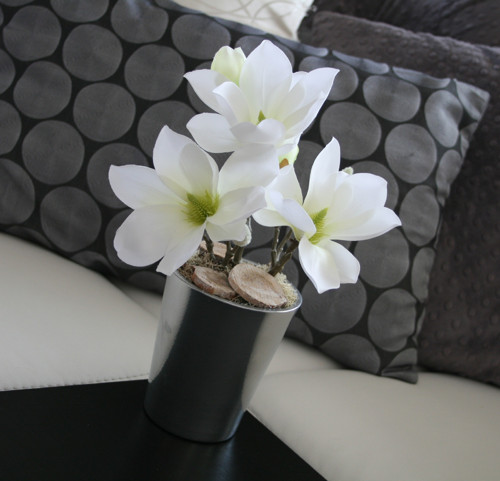 Bílé magnolie ve stříbře — foto 1