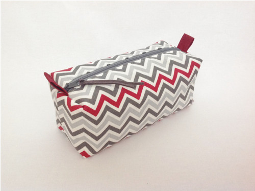 Toaletní / kosmetická taštička - chevron — foto 1