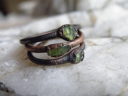 Prsten s peridotem — foto 1
