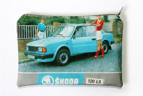 Retro vůz a retro krásky (MINI kapsička) — foto 1