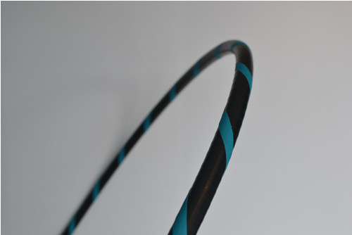 Obruč na hooping černo-zelenomodrá 90 cm