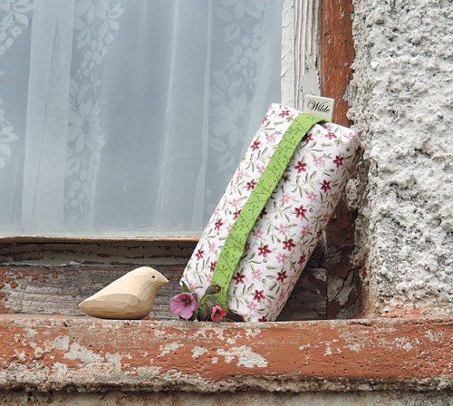 "Kapesníkovník" - Právě kvete plicník (bílý) — foto 1