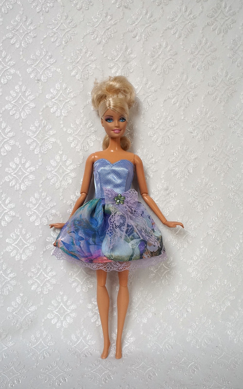 Romantické šaty pro Barbie — foto 1