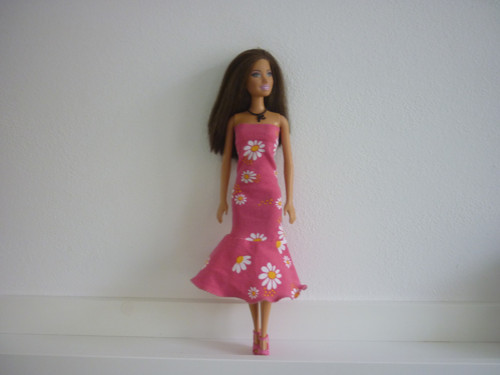 Šaty na panenku Barbie — foto 1