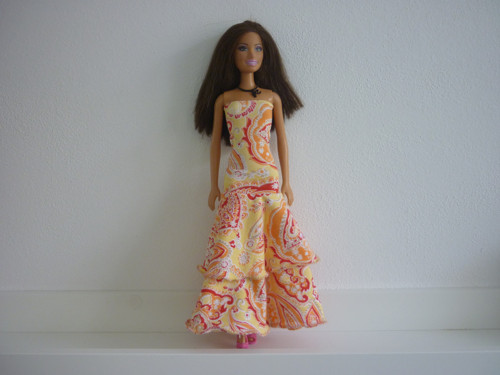 Šaty na panenku Barbie — foto 1