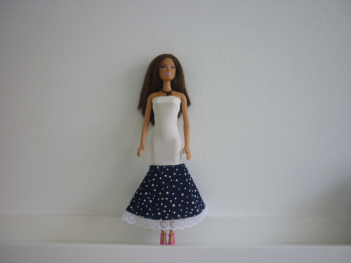 Šaty na panenku Barbie — foto 1