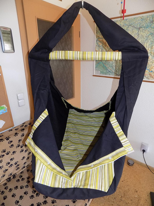 Hacka pro batolata-uzavírat;černá+pruhy — foto 1