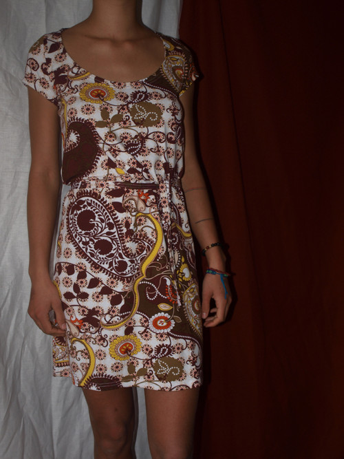 India šaty — foto 1