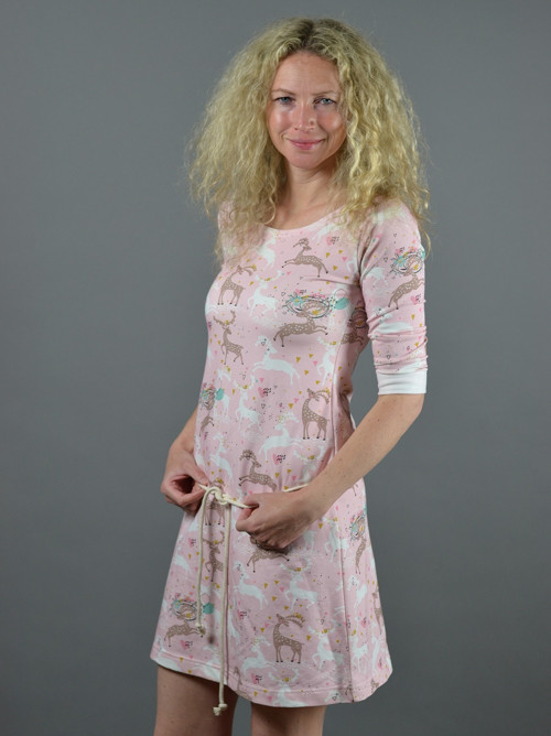 Jelínkové šaty — foto 1