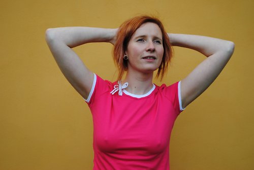Zářivé šňůrkování ve velikosti S — foto 1
