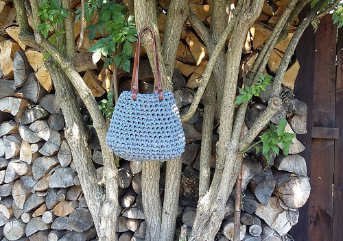 Kabelka šedá s koženými uchy — foto 1
