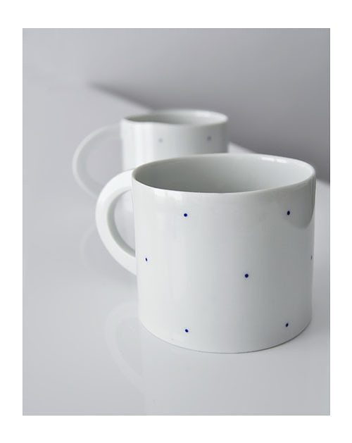 Autorský porcelánový hrnek-de'form_minimal/m