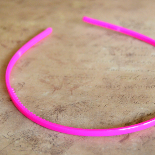 Plastová čelenka (0,4 cm) RŮŽOVÁ