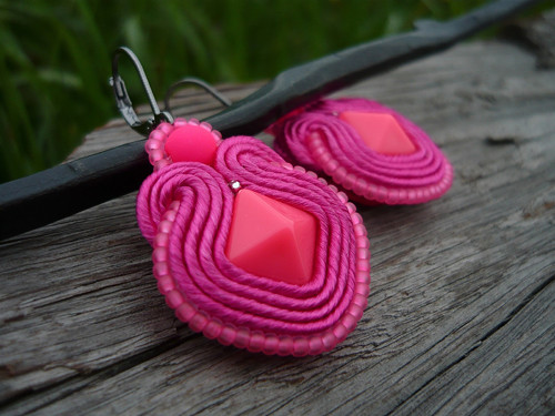 Soutache náušnice Pink NEON — foto 1