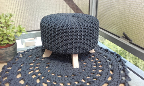 Čtyřnožka "antracit" /průměr 42cm,výš.28cm/