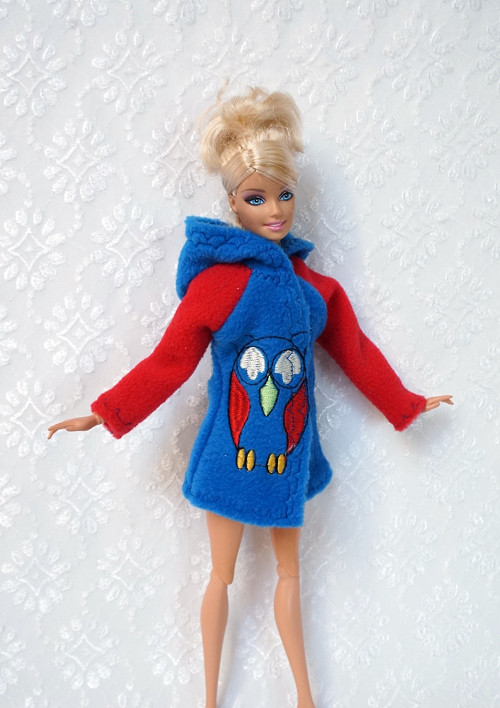 Kabátek s kapuckou pro Barbie — foto 1