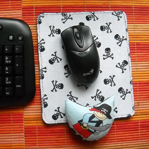 Zdravotní souprava k PC - pirátská — foto 1