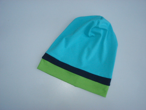 Čepice převislá - TROJBAREVNÁ — foto 1