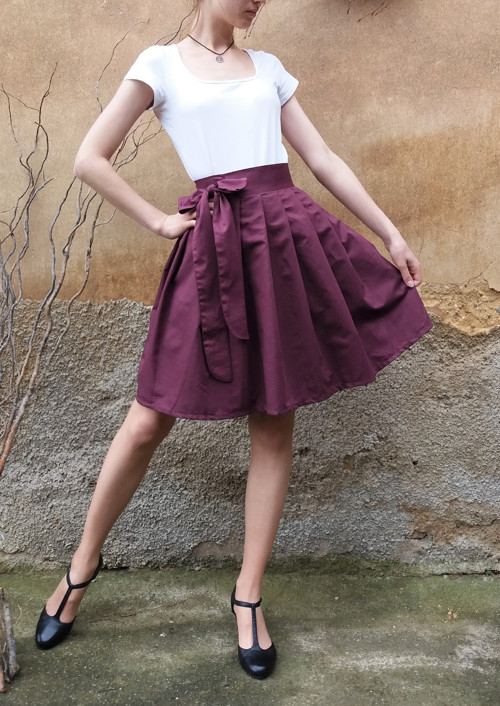 Sukénka V Bordó — foto 1