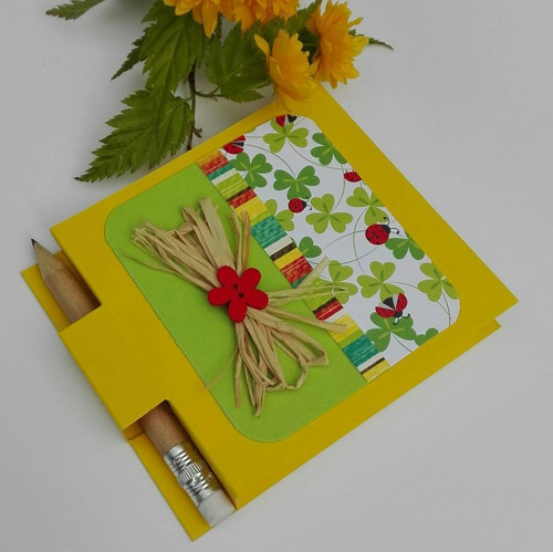 Notýsek s post-it bločkem a tužkou — foto 1