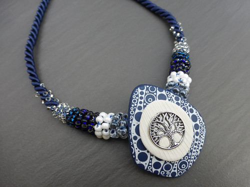 Přívěsek modrý s korálky — foto 1