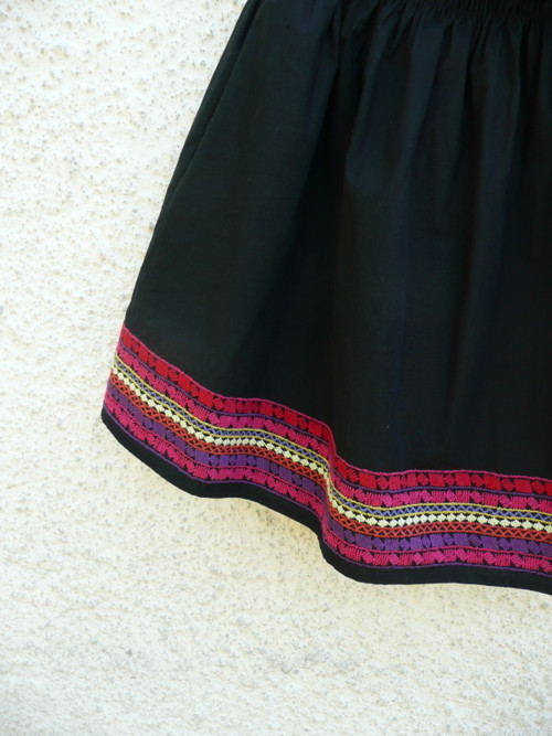 Sukně vyšívaná — foto 1