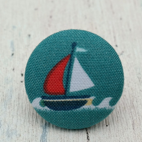 Buttonek, brož, plachetnice — foto 1