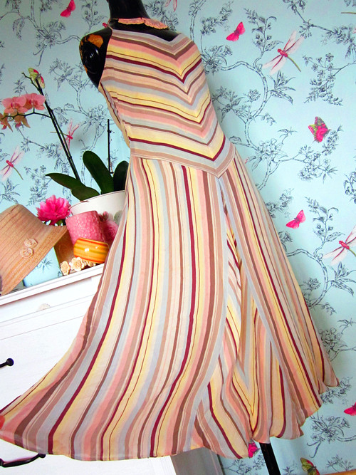 Šaty pastel v hedvábí — foto 1