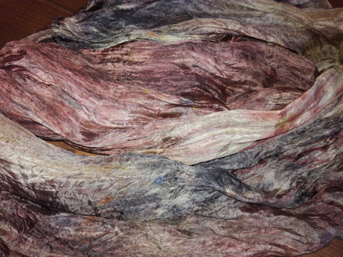 Víno a popel - hedvábný pléd 180 x 45 — foto 1