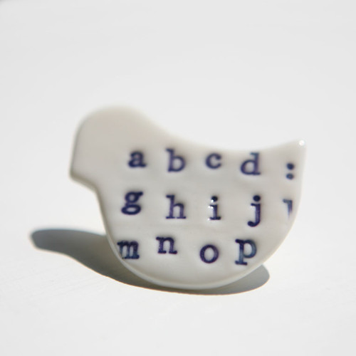 Messinger Violet (porcelánová brož) — foto 1