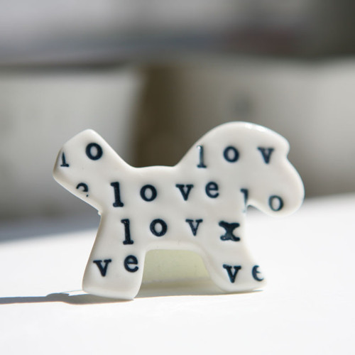 Přátelský... (porcelánová brož) — foto 1