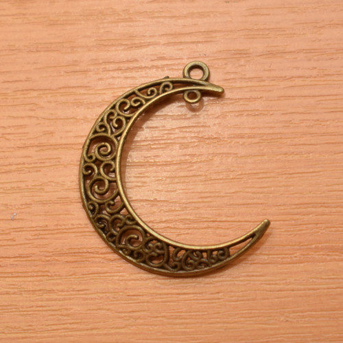 Měsíc - starobronz - 41mm x 36mm