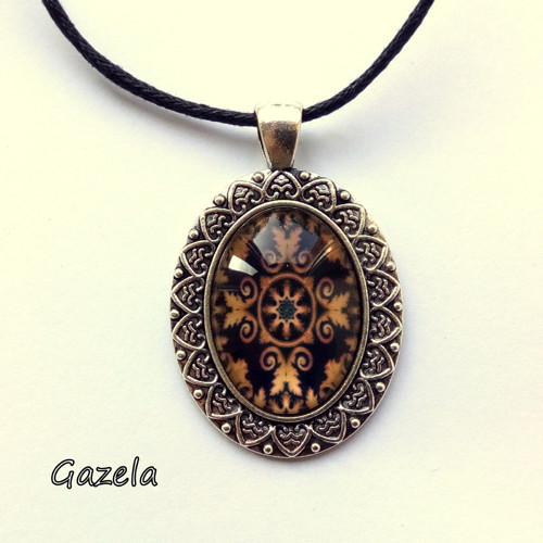 Náhrdelník Černo - béžová mandala