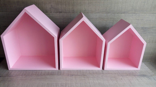 Pink dřevěné poličky — foto 1