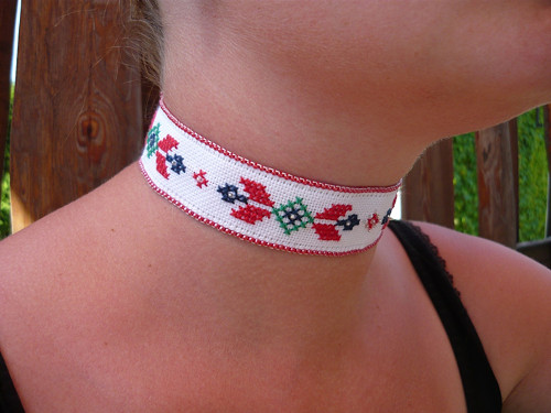 FOLK Choker vyšívaný — foto 1