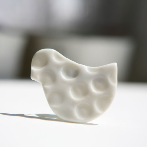 Porcelánče Dotty (porcelánová brož) — foto 1
