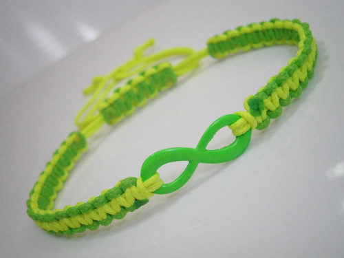 "Infinity" neonový dvoubarevný náramek (macramé) — foto 1