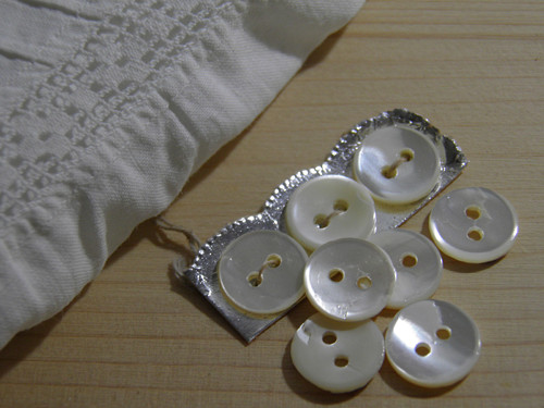 Staré perleťové knoflíky — foto 1