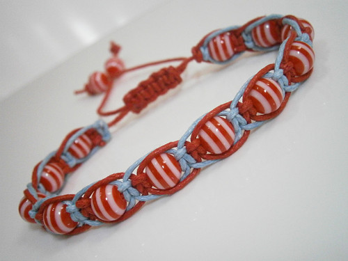 Námořnický dvoubarevný náramek (macramé) — foto 1
