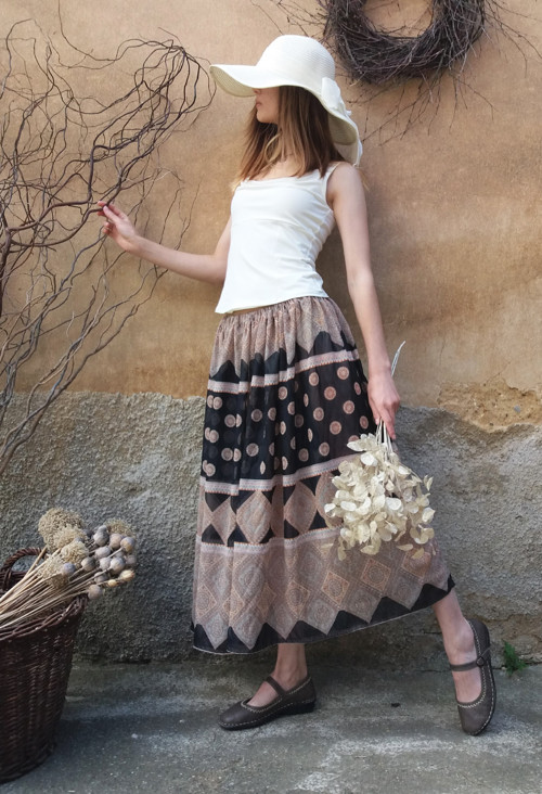 Elegantní Béžová Sukně — foto 1