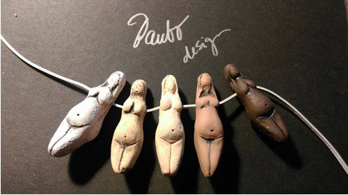 Venuška Barbie :-) - keram.prívesok