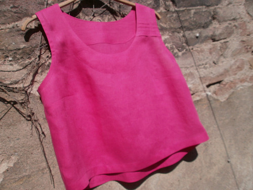 Lněný malinový top — foto 1